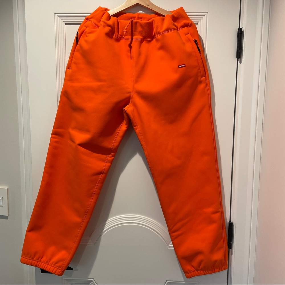 Supreme Medium windstopper sweatpants - new with tags.